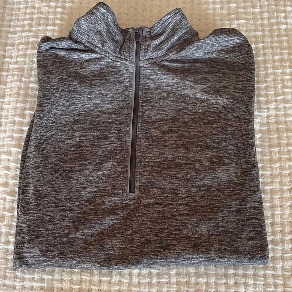 Gently Loved Women’s Gray Quarter-Zip Long Sleeve Top by NIKE Running